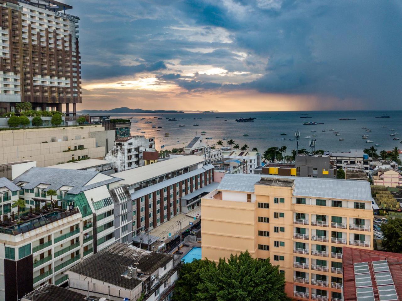 Eastiny Plaza Hotel Pattaya Exterior foto